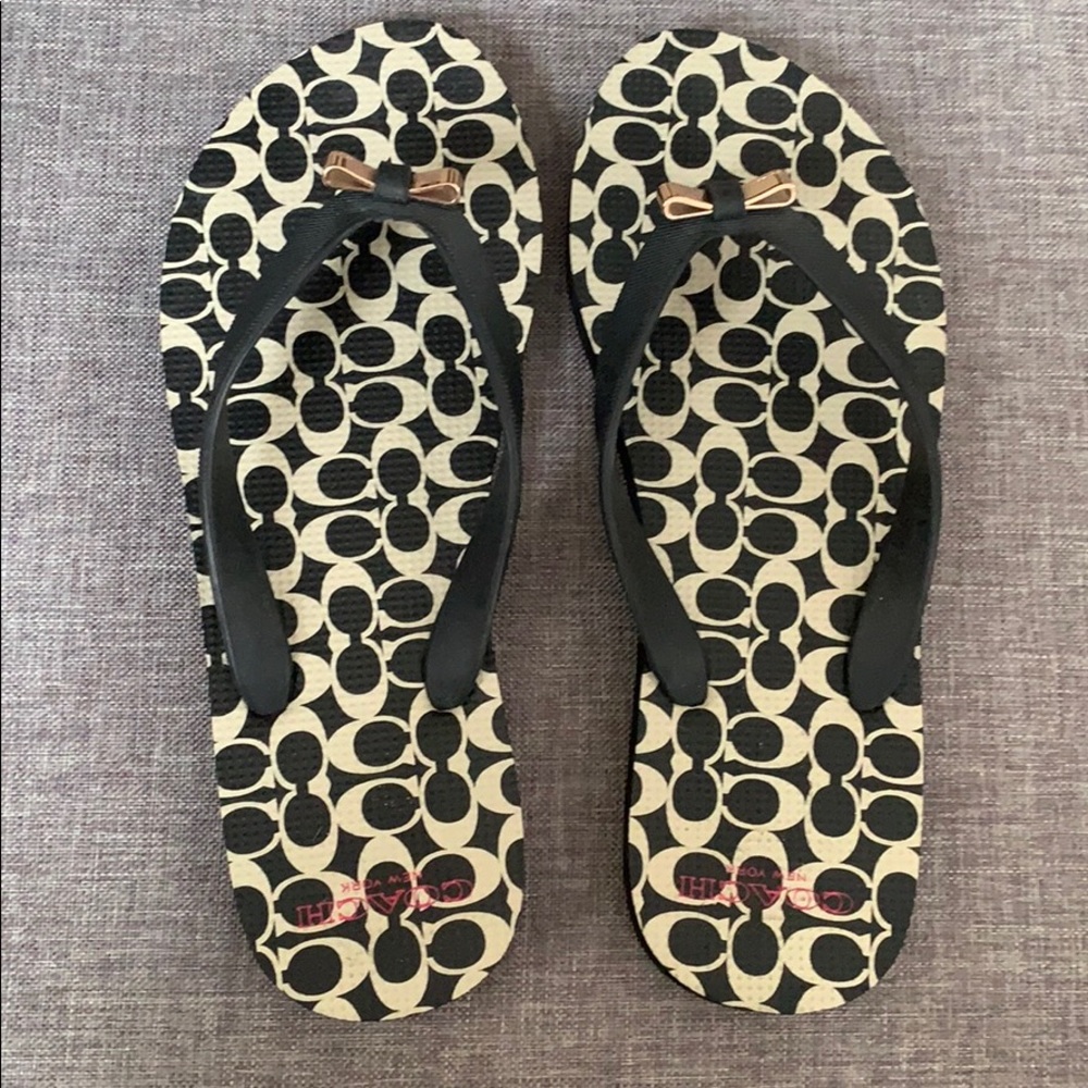 Coach flip flops size 6